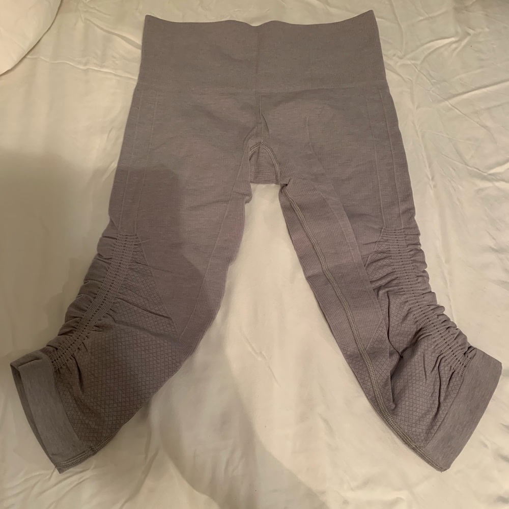 Lululemon In The Flow crop size 4